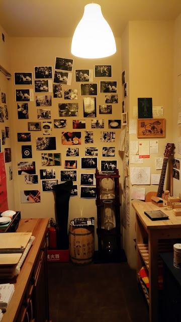 【食記】新竹墨咖啡,有藏書適合待一個下午的高CP值咖啡廳,插座/Wifi/不限時/無服務費!