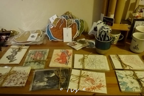 墨咖啡INK COFFEE：♡ 新竹食 ♡ 墨咖啡。咖啡跟甜點都深獲好評的藝文咖啡館