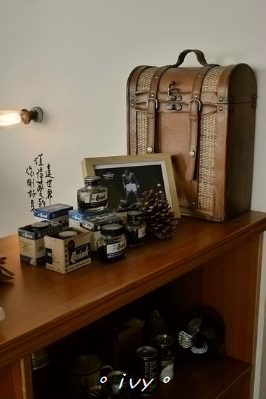 墨咖啡INK COFFEE：♡ 新竹食 ♡ 墨咖啡。咖啡跟甜點都深獲好評的藝文咖啡館