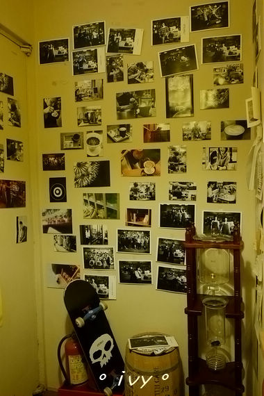 墨咖啡INK COFFEE：♡ 新竹食 ♡ 墨咖啡。咖啡跟甜點都深獲好評的藝文咖啡館