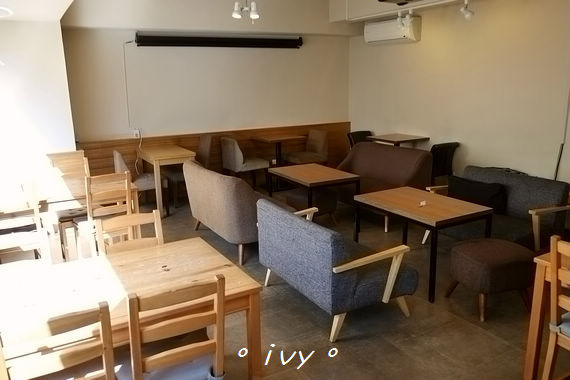 墨咖啡INK COFFEE：♡ 新竹食 ♡ 墨咖啡。咖啡跟甜點都深獲好評的藝文咖啡館