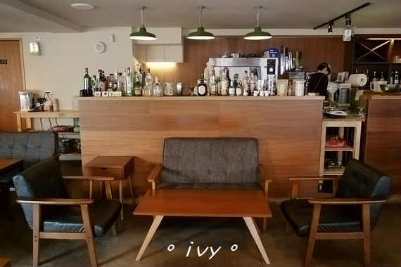 墨咖啡INK COFFEE：♡ 新竹食 ♡ 墨咖啡。咖啡跟甜點都深獲好評的藝文咖啡館