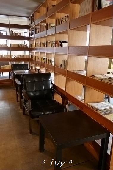 墨咖啡INK COFFEE：♡ 新竹食 ♡ 墨咖啡。咖啡跟甜點都深獲好評的藝文咖啡館