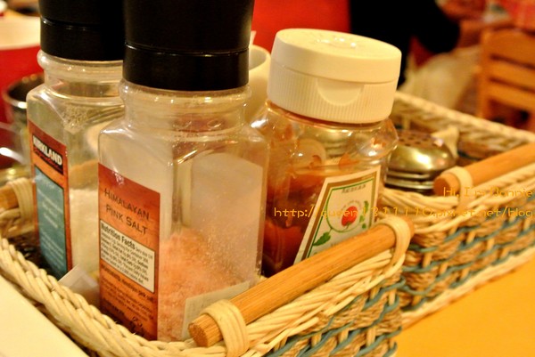 威尼斯義大利餐廳：[美食]台北♥俗俗就能吃到肚子歪掉♥威尼斯義大利餐廳