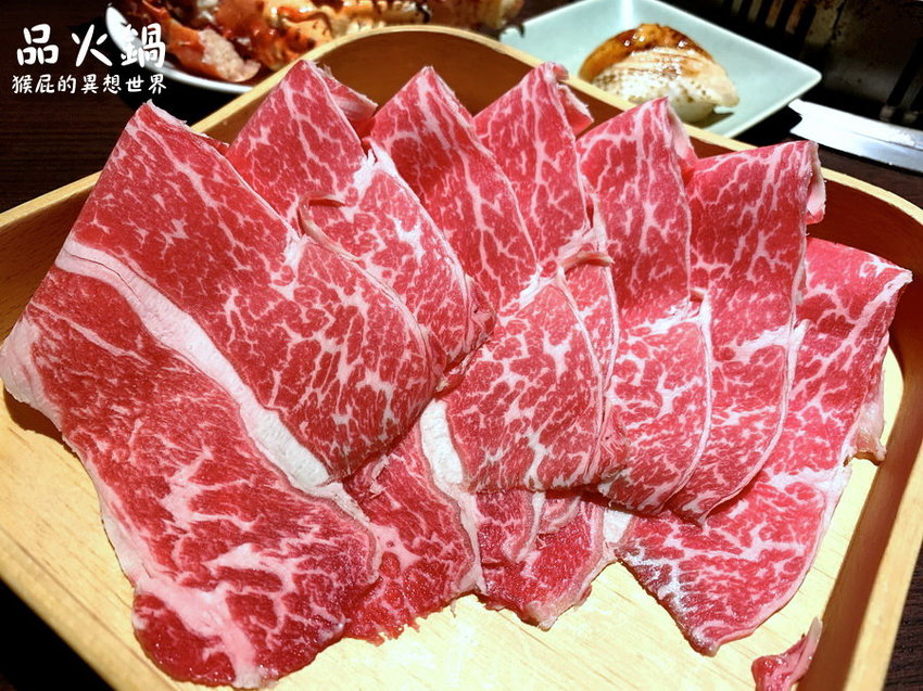 【台北吃到飽】台北帝王蟹火鍋吃到飽-品火鍋!帝王蟹、天使紅蝦、生蠔、安格斯牛小排、大干貝、炙燒干貝/鮭魚握壽司隨你吃!Google評價4.4分!狂吃帝王蟹就回本! @猴屁的異想世界