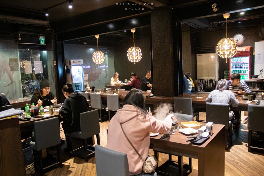 台北美食｜品火鍋帝王蟹鍋物吃到飽～台北10年老字號帝王蟹吃到飽餐廳！週年慶加碼日本A5和牛吃到飽只到5月