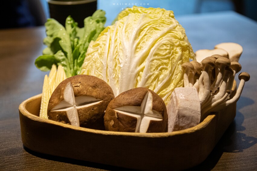 台北美食｜品火鍋帝王蟹鍋物吃到飽～台北10年老字號帝王蟹吃到飽餐廳！週年慶加碼日本A5和牛吃到飽只到5月