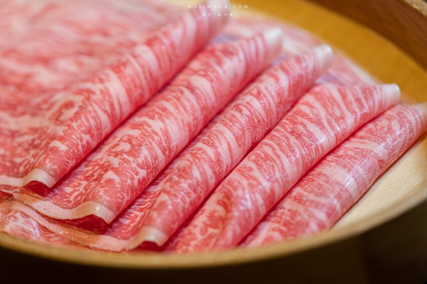 台北美食｜品火鍋帝王蟹鍋物吃到飽～台北10年老字號帝王蟹吃到飽餐廳！週年慶加碼日本A5和牛吃到飽只到5月