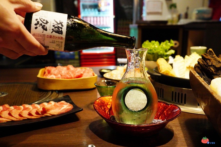 帝王蟹吃2隻就回本～手掌大天使蝦！50硬幣大干貝，品火鍋台北帝王蟹火鍋吃到飽推薦