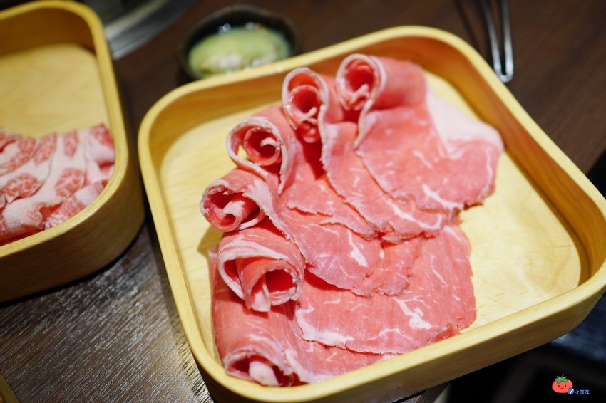 帝王蟹吃2隻就回本～手掌大天使蝦！50硬幣大干貝，品火鍋台北帝王蟹火鍋吃到飽推薦