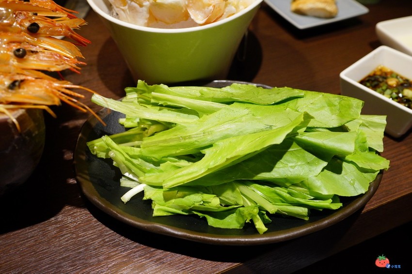 帝王蟹吃2隻就回本～手掌大天使蝦！50硬幣大干貝，品火鍋台北帝王蟹火鍋吃到飽推薦