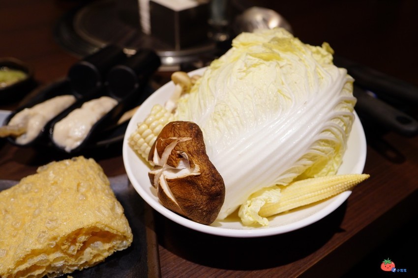 帝王蟹吃2隻就回本～手掌大天使蝦！50硬幣大干貝，品火鍋台北帝王蟹火鍋吃到飽推薦