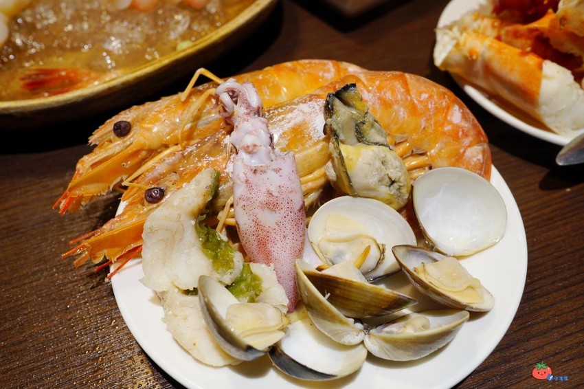 帝王蟹吃2隻就回本～手掌大天使蝦！50硬幣大干貝，品火鍋台北帝王蟹火鍋吃到飽推薦