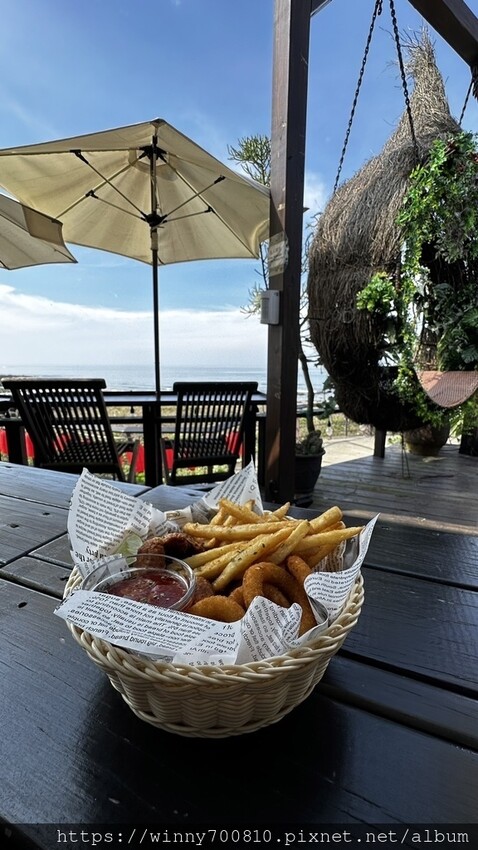 新北市三芝區淺水灣海景第一排~夕陽、海景、美食 一次滿足!❤️【看三小望海大】寵物友善餐廳
