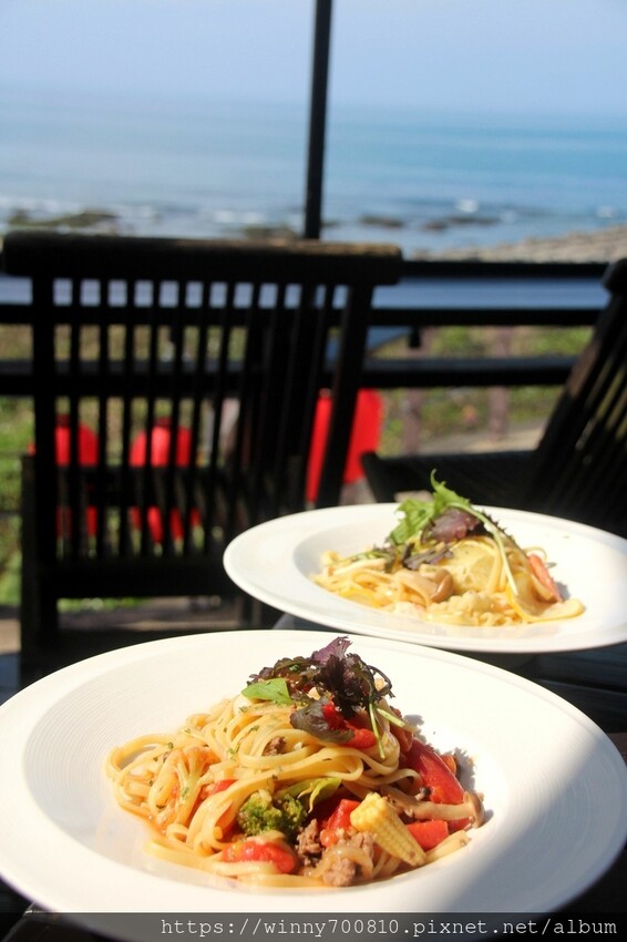 新北市三芝區淺水灣海景第一排~夕陽、海景、美食 一次滿足!❤️【看三小望海大】寵物友善餐廳