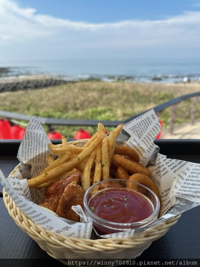 新北市三芝區淺水灣海景第一排~夕陽、海景、美食 一次滿足!❤️【看三小望海大】寵物友善餐廳
