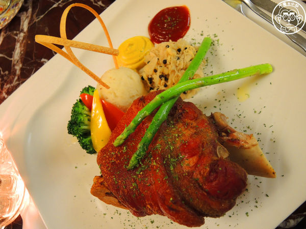 IN墅館:呷飽祙【桃園中壢・in墅館】在氣派別墅裡用餐 IN墅館:呷飽祙【桃園中壢・in墅館】在氣派別墅裡用餐