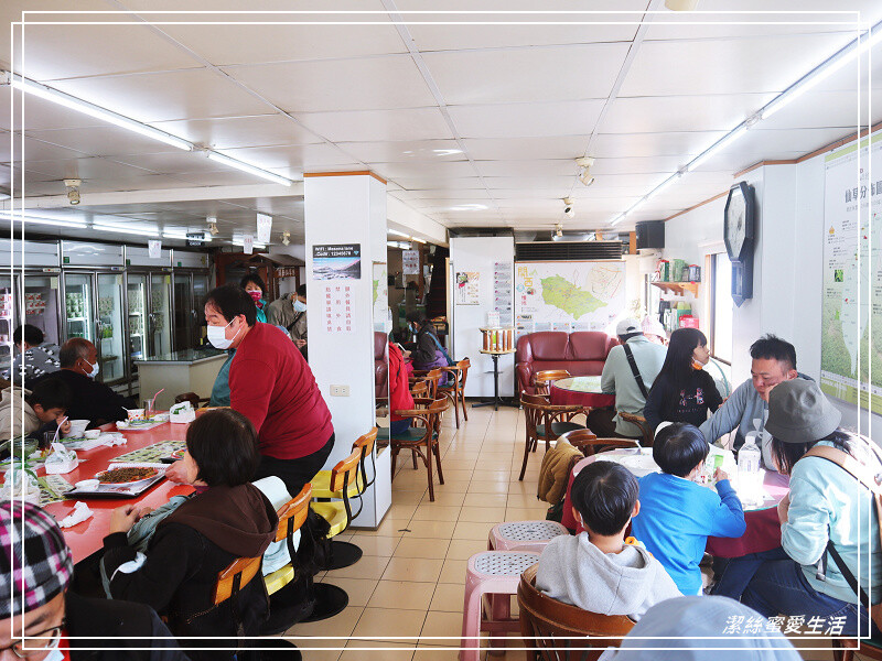 關西仙草巷-新竹關西/價格不親民還是人潮滿滿!各式仙草系列甜鹹點心餐食