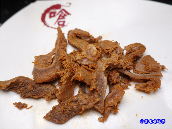 麻辣牛片筋-小蒙牛頂級麻辣養生鍋中壢店.jpg