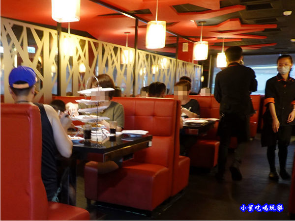 用餐環境--小蒙牛頂級麻辣養生鍋中壢店 (1).jpg