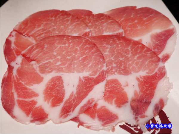 頂級梅花豬-小蒙牛頂級麻辣養生鍋中壢店 (1).jpg