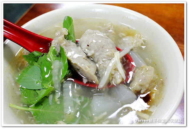 『桃園中壢小吃』東北角魯肉飯★育達學生族群最愛點的魯肉飯套餐/古早味魯肉飯+黃金蛋人氣套餐