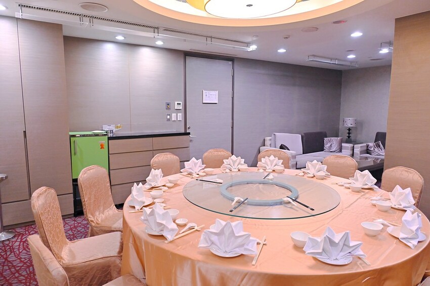 台中海鮮餐廳消費滿額送澎湃澳洲龍蝦海鮮鍋 澎湖新鮮直送海鮮網友好評推薦/阿利海鮮