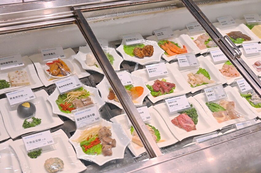 台中海鮮餐廳消費滿額送澎湃澳洲龍蝦海鮮鍋 澎湖新鮮直送海鮮網友好評推薦/阿利海鮮