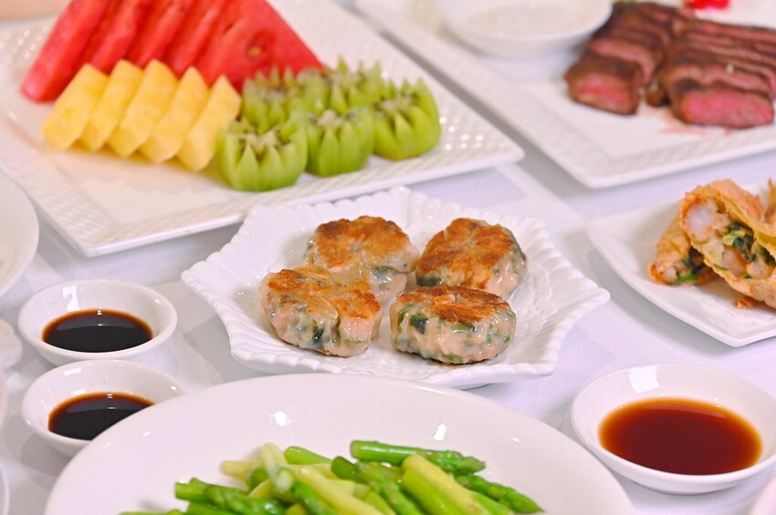 台中海鮮餐廳消費滿額送澎湃澳洲龍蝦海鮮鍋 澎湖新鮮直送海鮮網友好評推薦/阿利海鮮