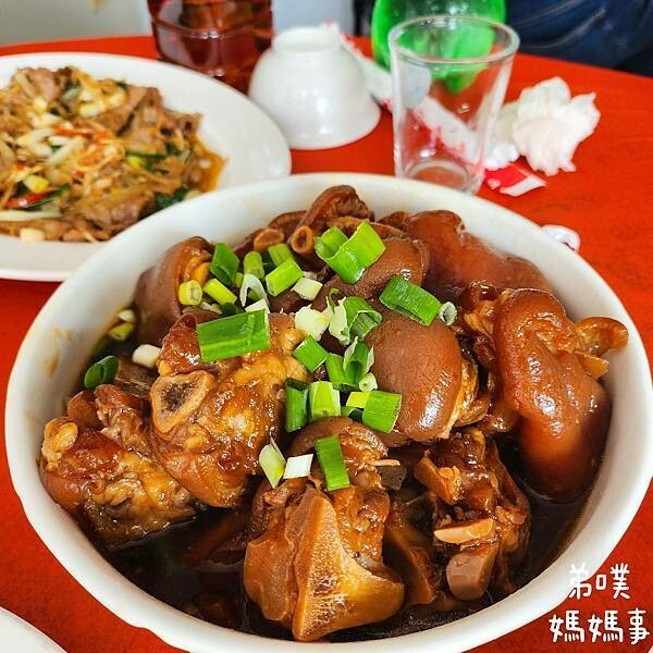 新竹市東區【新竹‧東區】英美食坊│便宜好吃大碗份量夠,有單點、合菜