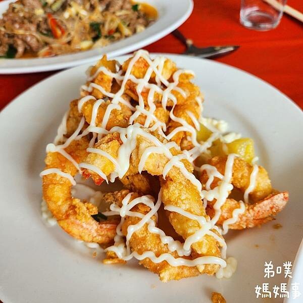 新竹市東區【新竹‧東區】英美食坊│便宜好吃大碗份量夠,可單點、合菜