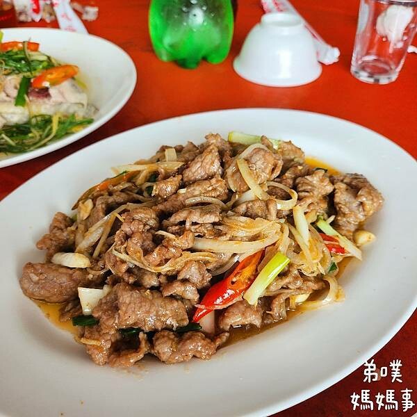 新竹市東區【新竹‧東區】英美食坊│便宜好吃大碗份量夠,可單點、合菜