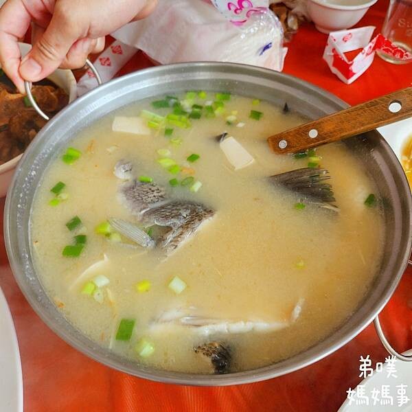 新竹市東區【新竹‧東區】英美食坊│便宜好吃大碗份量夠,可單點、合菜