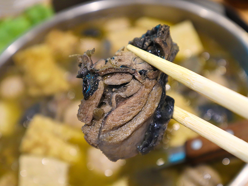 老店薑母雞八德旗艦店,老薑入湯,雞骨熬煮,當天現炒雞肉,溫潤好吃薑母雞/薑母鴨