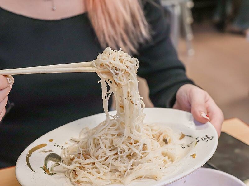 立冬進補首選，新竹薑母雞烏骨雞暖心又暖胃。