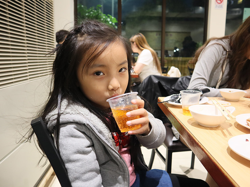 老店薑母雞八德旗艦店,老薑入湯,雞骨熬煮,當天現炒雞肉,溫潤好吃薑母雞/薑母鴨