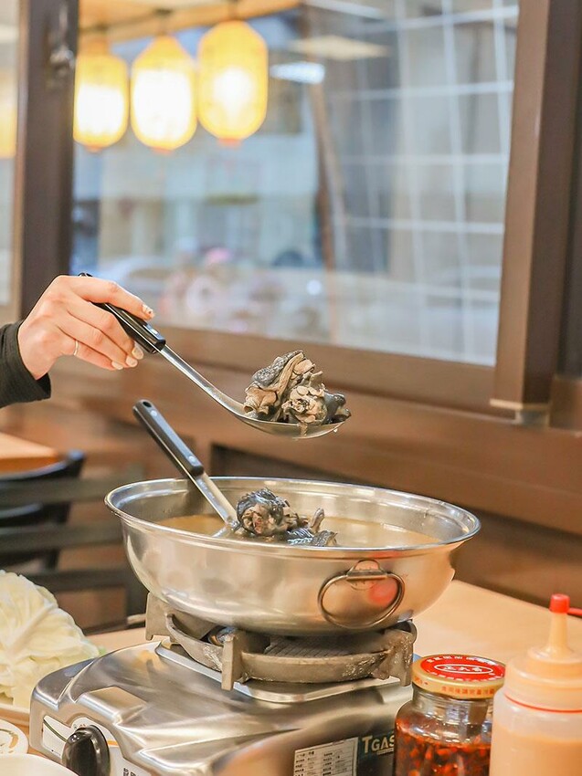 立冬進補首選，新竹薑母雞烏骨雞暖心又暖胃。