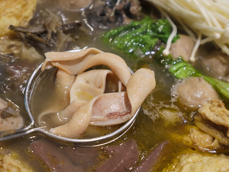 老店薑母雞八德旗艦店,老薑入湯,雞骨熬煮,當天現炒雞肉,溫潤好吃薑母雞/薑母鴨