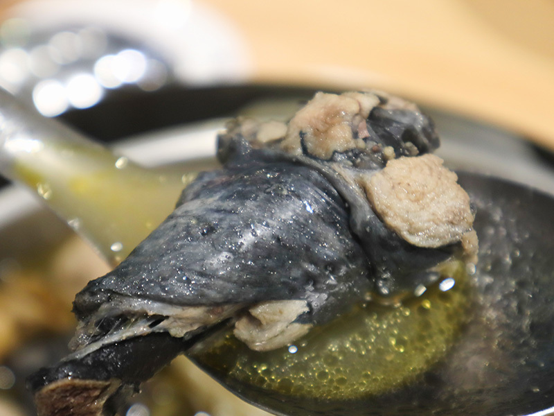 老店薑母雞八德旗艦店,老薑入湯,雞骨熬煮,當天現炒雞肉,溫潤好吃薑母雞/薑母鴨