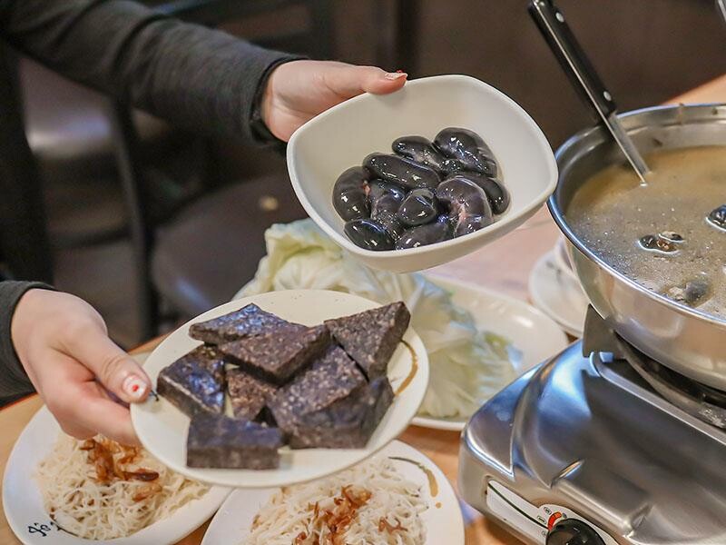 立冬進補首選，新竹薑母雞烏骨雞暖心又暖胃。