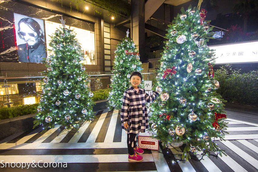 【台北活動】新光三越信義新天地17米高聖誕樹|萬花筒耶誕樹~會飄雪的聖誕樹、唯美幻境微森林,信義區約會必拍