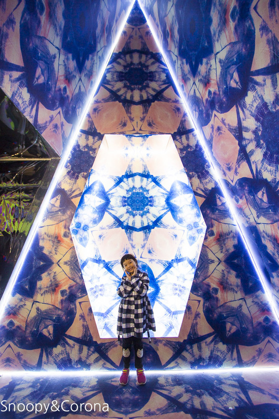 【台北活動】新光三越信義新天地17米高聖誕樹|萬花筒耶誕樹~會飄雪的聖誕樹、唯美幻境微森林,信義區約會必拍