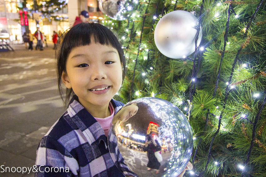 【台北活動】新光三越信義新天地17米高聖誕樹|萬花筒耶誕樹~會飄雪的聖誕樹、唯美幻境微森林,信義區約會必拍