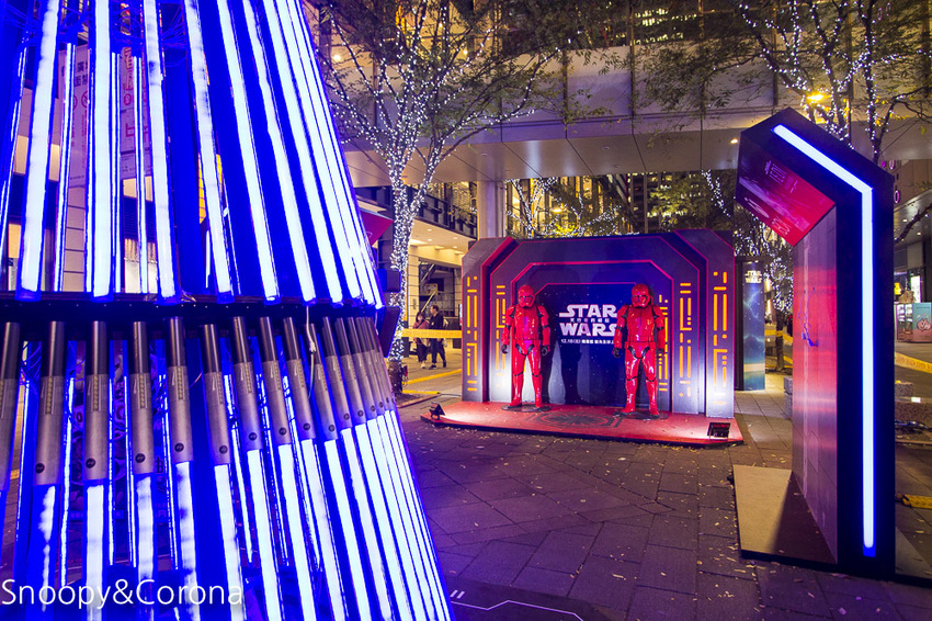 【台北活動】新光三越信義新天地17米高聖誕樹|萬花筒耶誕樹~會飄雪的聖誕樹、唯美幻境微森林,信義區約會必拍