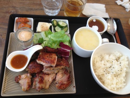 櫻桃小鎮-內湖少見的簡餐店