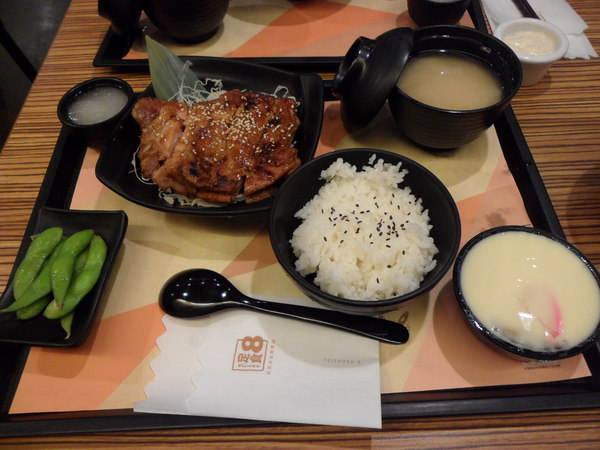 爭鮮定食8(林口店):【新北林口.美食】定食8 ☆ 平價美味生魚片 ☆ 八種定食通通180 爭鮮定食8(林口店):【新北林口.美食】定食8 ☆ 平價美味生魚片 ☆ 八種定食通通180