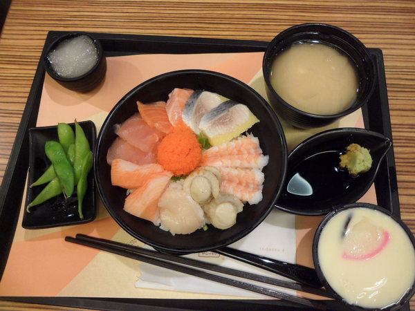 爭鮮定食8(林口店):【新北林口.美食】定食8 ☆ 平價美味生魚片 ☆ 八種定食通通180 爭鮮定食8(林口店):【新北林口.美食】定食8 ☆ 平價美味生魚片 ☆ 八種定食通通180