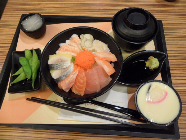 爭鮮定食8(林口店):【新北林口.美食】定食8 ☆ 平價美味生魚片 ☆ 八種定食通通180 爭鮮定食8(林口店):【新北林口.美食】定食8 ☆ 平價美味生魚片 ☆ 八種定食通通180