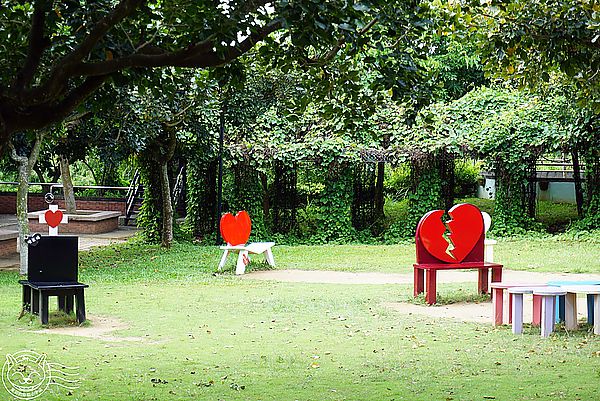 就是愛荔枝樂園(Alice’s Garden)：※ 就是愛荔枝樂園(環境篇) ※【星羽愛玩樂-彰化】小朋友的童話天堂，大草原遊樂設施玩水趣，很適合開心遛小孩~