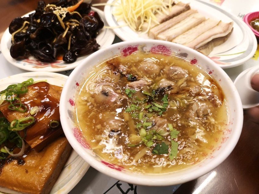 阿國獅魷魚羹│斗六火車站美食,斗六魷魚嘴羹號稱全台首創! - 愛伊特candy的分享樂園